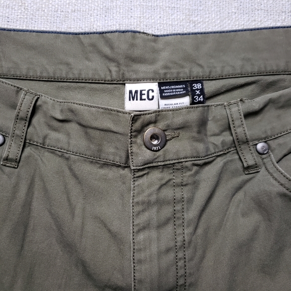SOLD - MEC Mens Olive Green Organic Cotton Pants - Picture 3 of 5